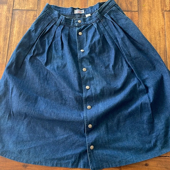 chatts island Dresses & Skirts - Vintage Chatts Island midi pleated blue denim jean flare skirt size 10